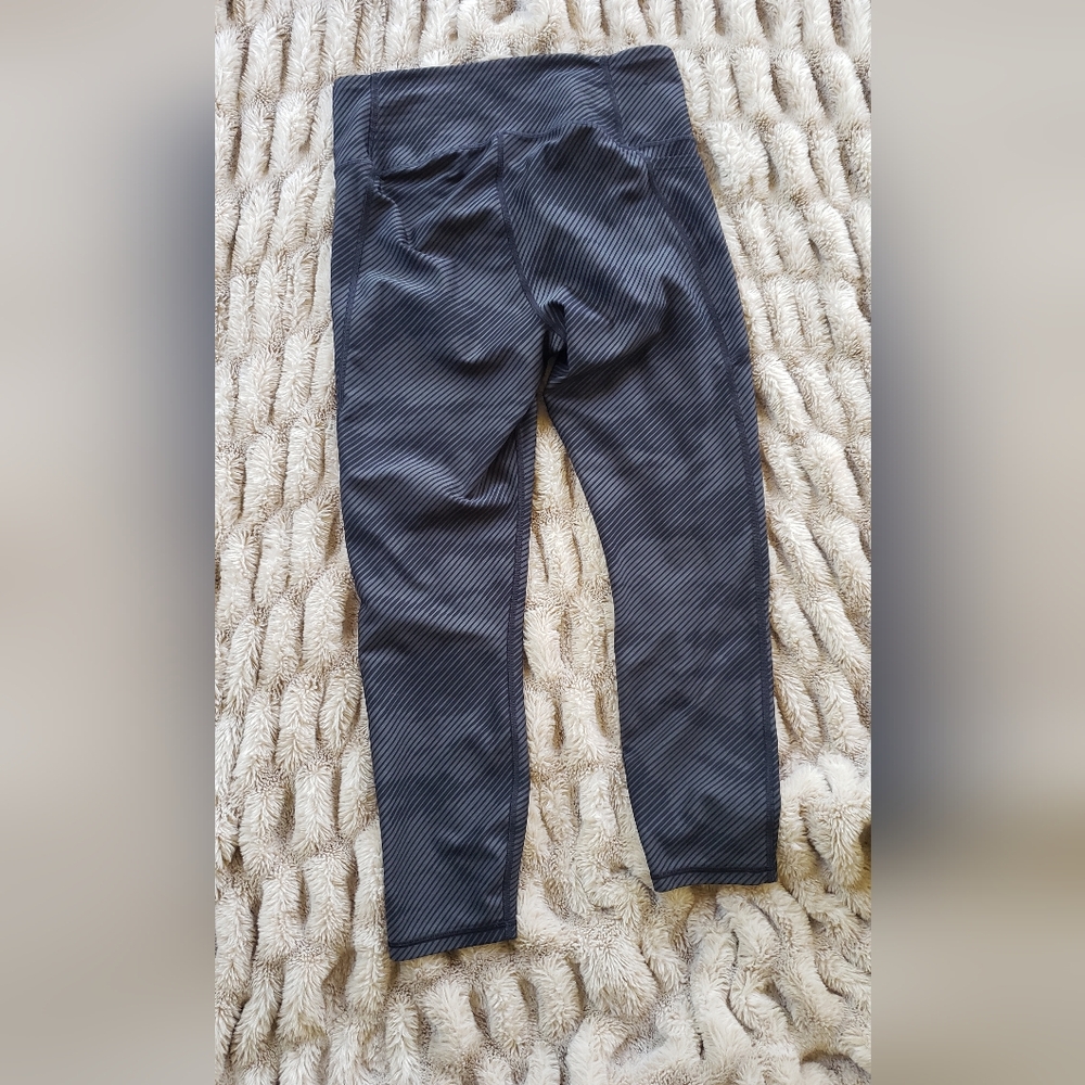 Under armour compression leggings size large heat gear the rock 23 length